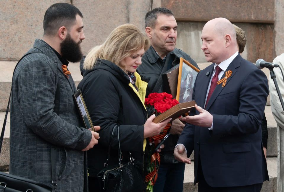 Михаил Развожаев: По традиции перед Днём Победы в Севастополе перезахоронили останки защитников и освободителей города Михаил Развожаев: По традиции перед Днём Победы в Севастополе перезахоронили останки защитников и освободителей города