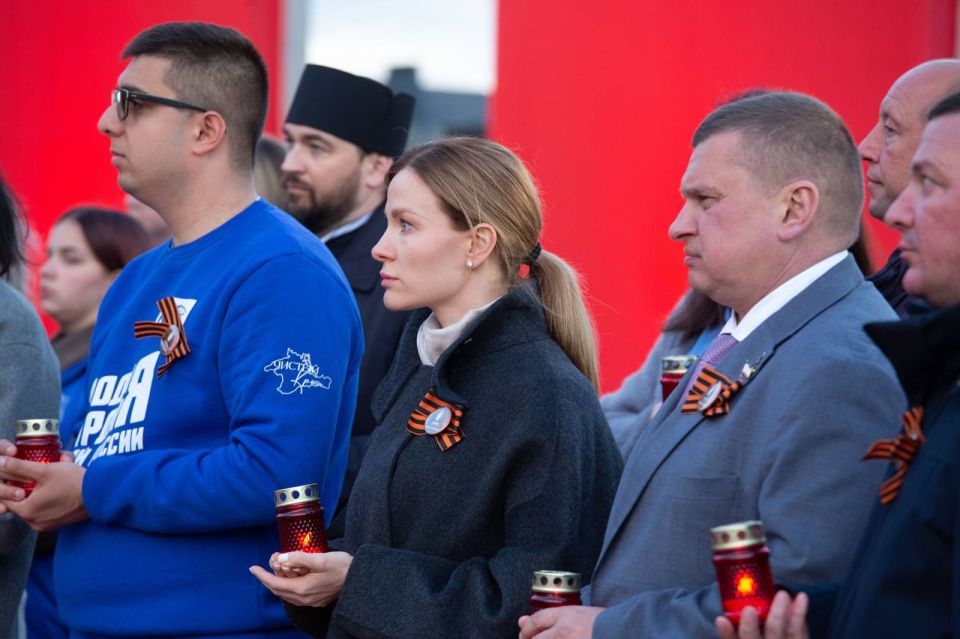 На Мемориальном комплексе «Концлагерь «Красный» прошла патриотическая акция «Зажги свечу памяти» На Мемориальном комплексе «Концлагерь «Красный» прошла патриотическая акция «Зажги свечу памяти»