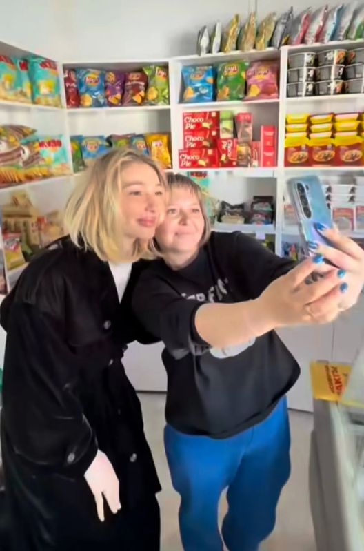 «Настя, Филипп, можно с вами сфоткаться?»: Ивлеева с мужем обрадовали фанатов в Крыму
