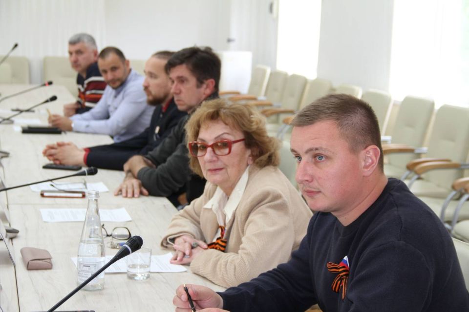 Константин Шимановский: Состоялось заседание рабочей группы по увековечиванию памяти защитников Отечества, в том числе погибших участников Специальной военной операции Константин Шимановский: Состоялось заседание рабочей группы по увековечиванию памяти защитников Отечества, в том числе погибших участников Специальной военной операции
