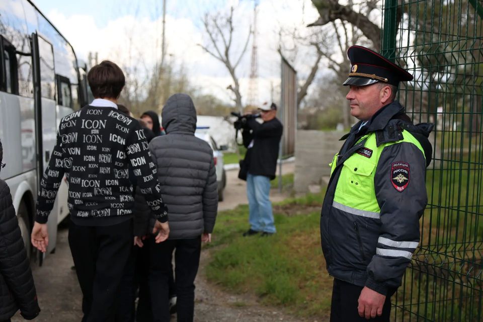 В Крыму прошли масштабные учения по ликвидации лесного пожара В Крыму прошли масштабные учения по ликвидации лесного пожара