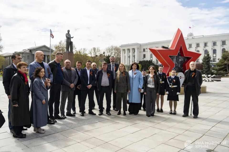 Все нации против фашизма: в Симферополе открыли новую уличную выставку Все нации против фашизма: в Симферополе открыли новую уличную выставку
