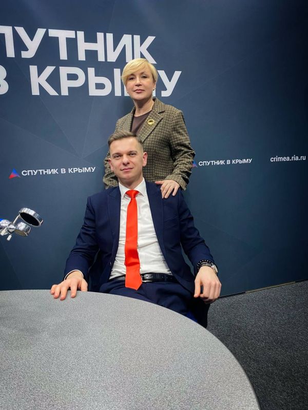 Иван Мезюхо: Поздравляю с Днём радио всех причастных: тех, кто когда-то работал или работает в радиоэфире, и, конечно, всех слушателей наших радиостанций! Иван Мезюхо: Поздравляю с Днём радио всех причастных: тех, кто когда-то работал или работает в радиоэфире, и, конечно, всех слушателей наших радиостанций!