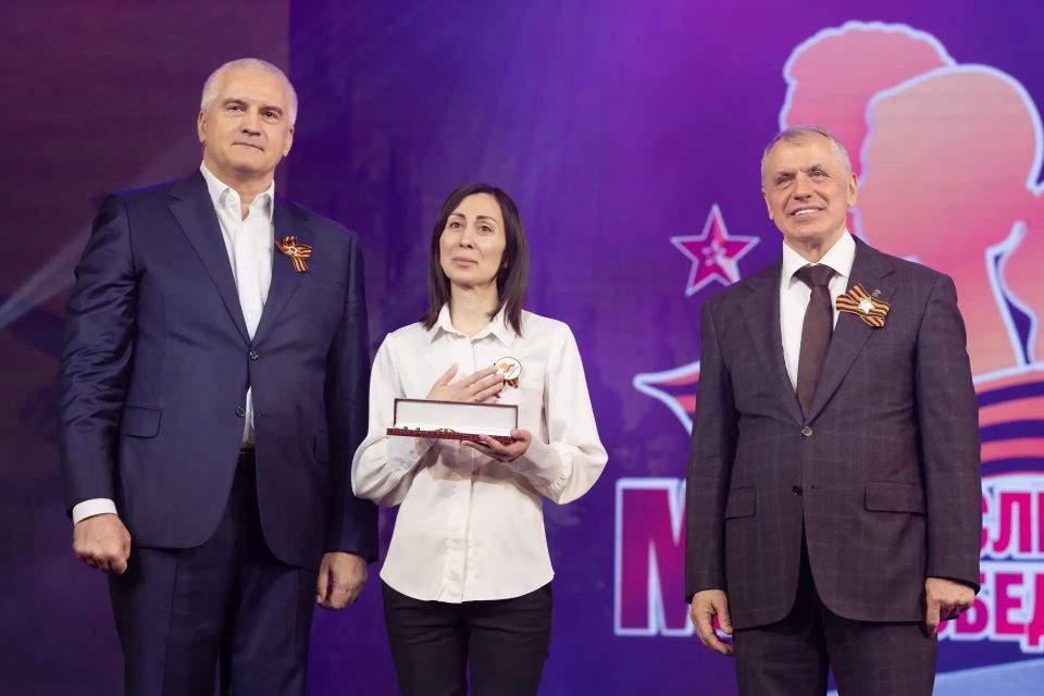 Сергей Аксёнов: Настоящий, не показной патриотизм – это не только ежедневные дела на благо России, на благо своей семьи, но и живая память о подвигах предков Сергей Аксёнов: Настоящий, не показной патриотизм – это не только ежедневные дела на благо России, на благо своей семьи, но и живая память о подвигах предков