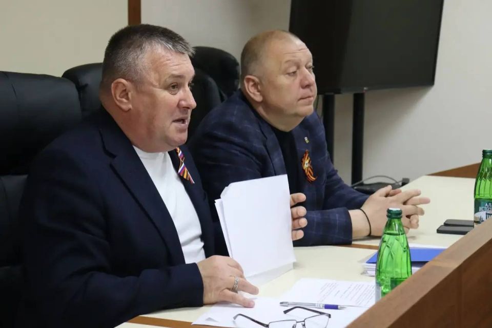 Альберт Куршутов: В рамках рабочего выезда в Сакский район встретился с главами сельских поселений и депутатским корпусом Альберт Куршутов: В рамках рабочего выезда в Сакский район встретился с главами сельских поселений и депутатским корпусом