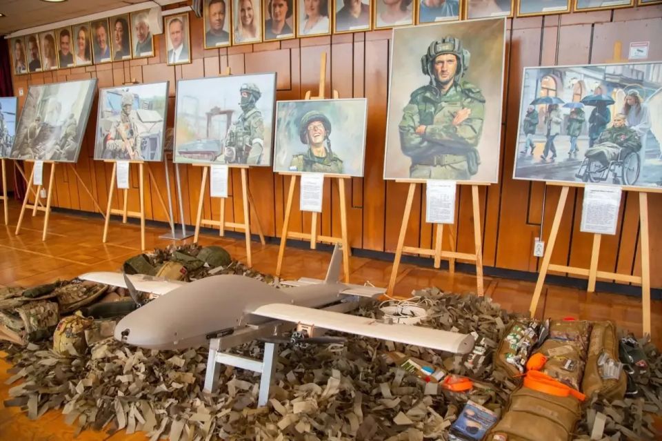 В Крыму наградили победителей творческого конкурса «Мы — наследники Победы!» В Крыму наградили победителей творческого конкурса «Мы — наследники Победы!»