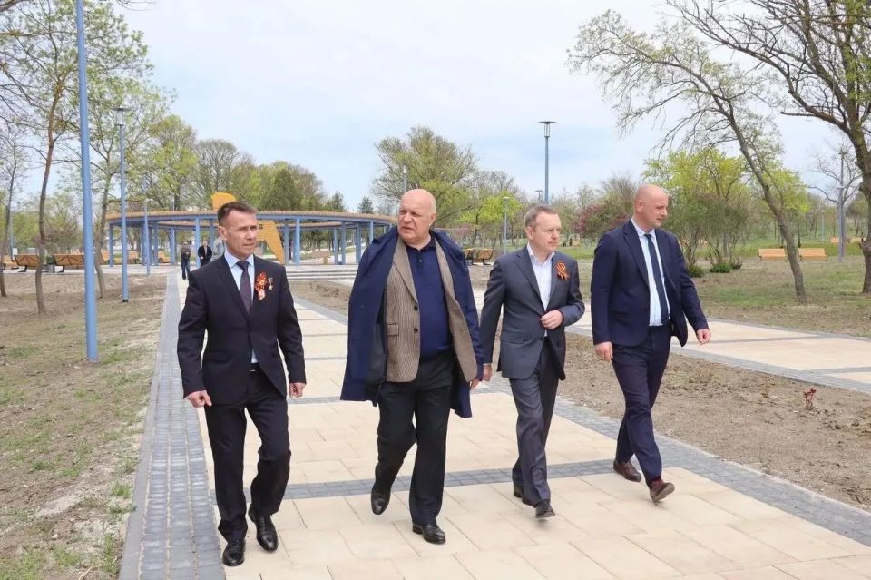 Юрий Нимченко: В Керчи с рабочим визитом вместе с депутатом Государственной Думы Константином Бахаревым приняли участие в ряде значимых мероприятий, приуроченных к преддверию Дня Победы Юрий Нимченко: В Керчи с рабочим визитом вместе с депутатом Государственной Думы Константином Бахаревым приняли участие в ряде значимых мероприятий, приуроченных к преддверию Дня Победы