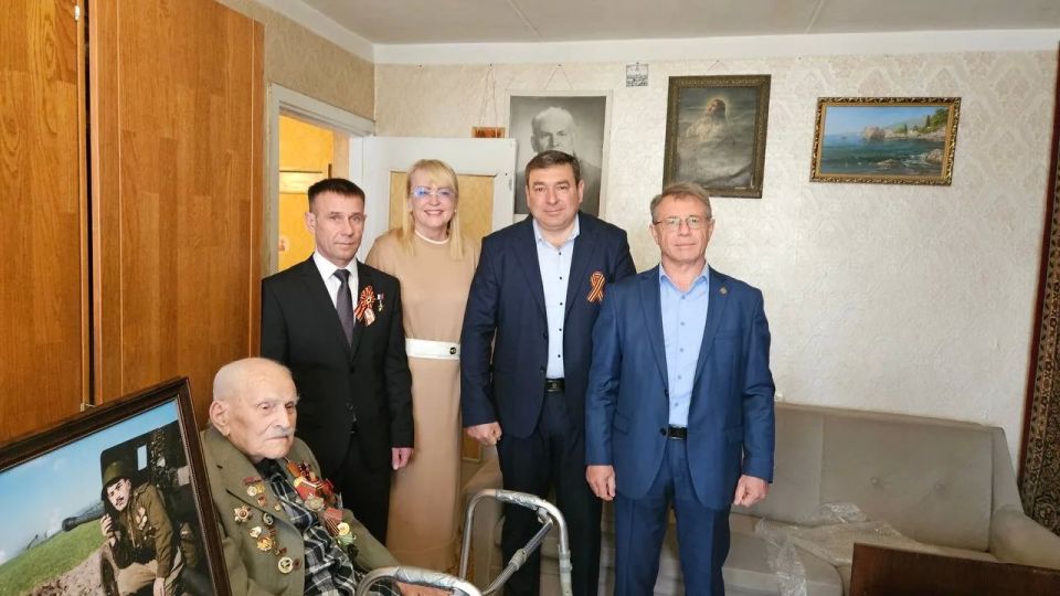 Юрий Нимченко: Сегодня вместе с Кивико Ириной Валерьевной – заместителем Председателя Совета министров Республики Крым – министром финансов Республики Крым, Вайсбейном Вячеславом Юрьевичем – главой администрации...