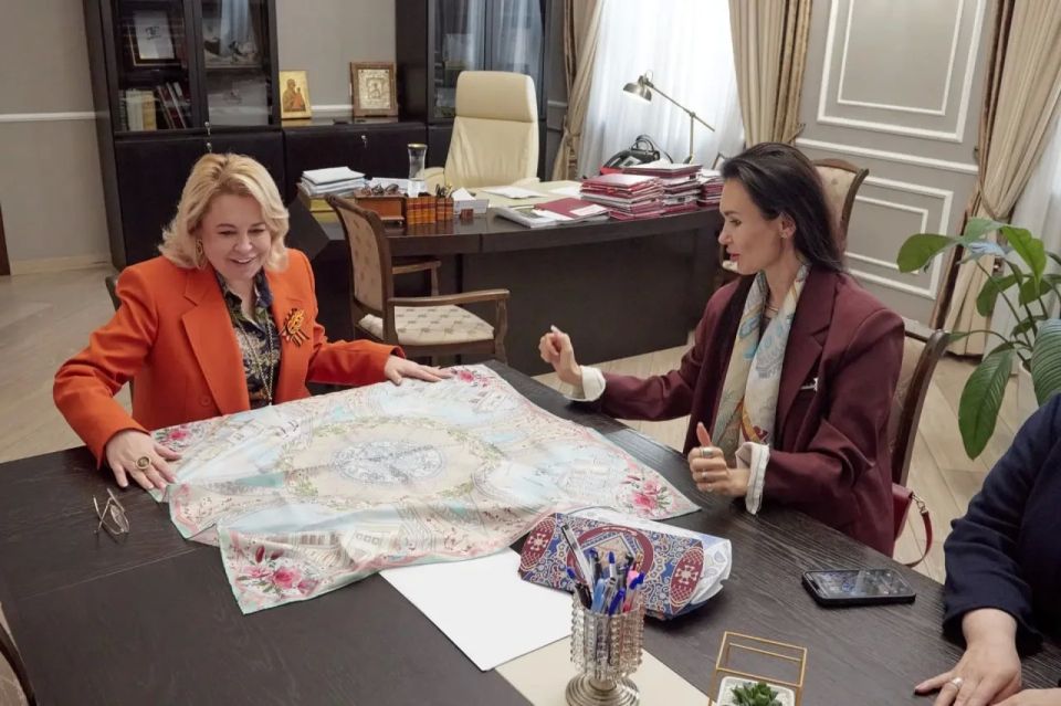 Янина Павленко: Минутка шелковой нежности в суматохе предпраздничного дня Янина Павленко: Минутка шелковой нежности в суматохе предпраздничного дня