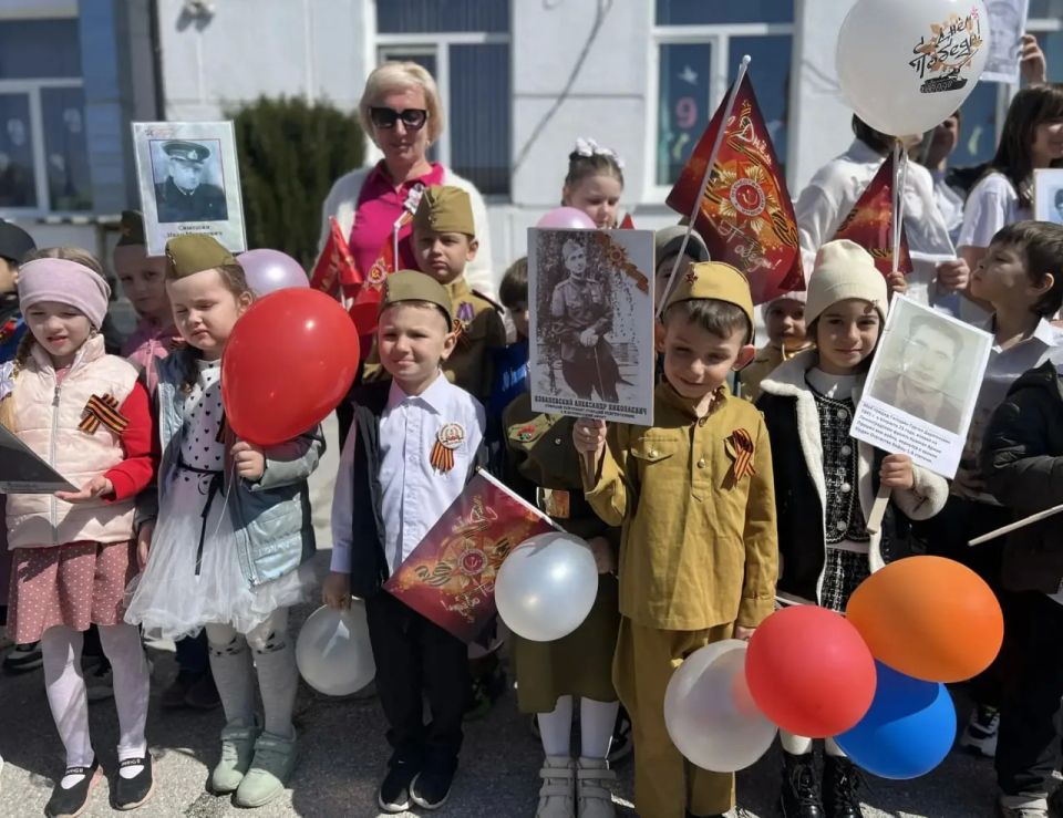 Сердца юных ялтинцев бьются в ритме Победы Сердца юных ялтинцев бьются в ритме Победы