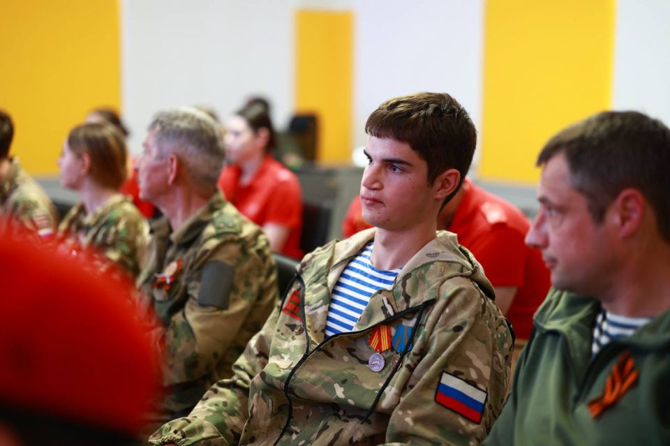 Алексей Зинченко: В преддверии Великого Дня Победы подвели итоги нашего ежегодного конкурса лучших военно-патриотических клубов Республики Крым Алексей Зинченко: В преддверии Великого Дня Победы подвели итоги нашего ежегодного конкурса лучших военно-патриотических клубов Республики Крым