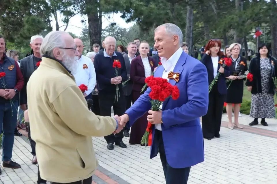 Председатель Государственного Совета Республики Крым Владимир Константинов Председатель Государственного Совета Республики Крым Владимир Константинов