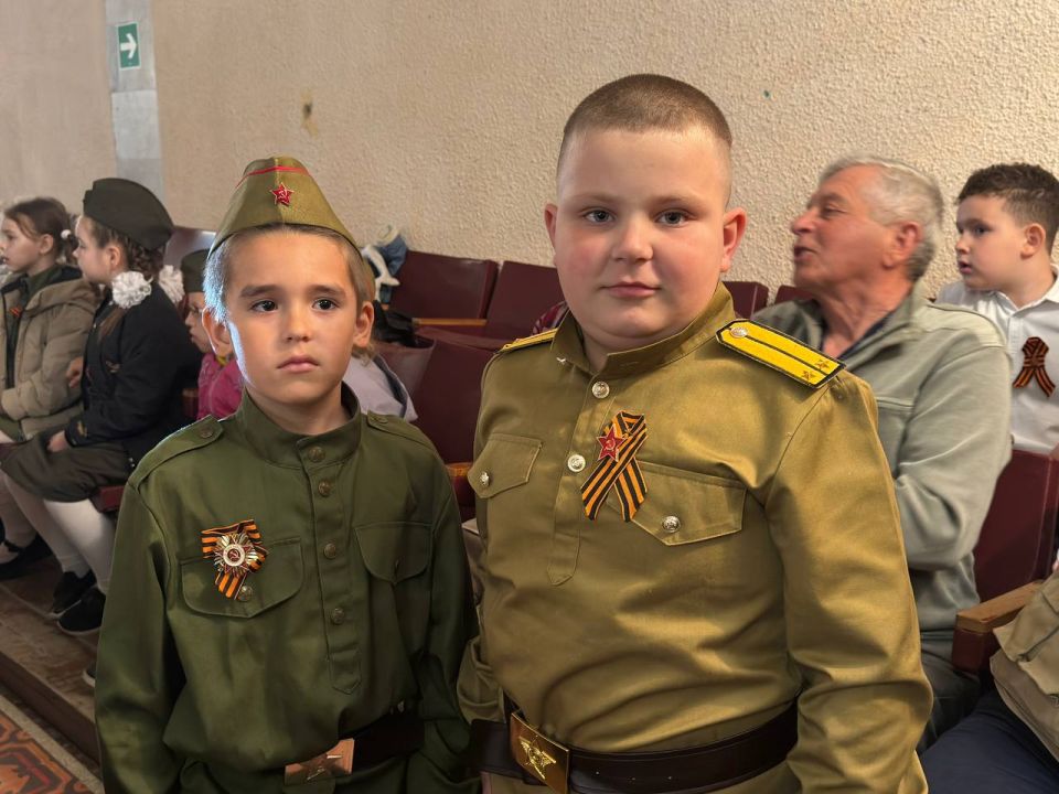 Антон Кравец: Сегодня в с.Михайловка состоялся торжественный концерт для учащихся, посвящённый Дню Великой Победы — «Песни Победы» Антон Кравец: Сегодня в с.Михайловка состоялся торжественный концерт для учащихся, посвящённый Дню Великой Победы — «Песни Победы»