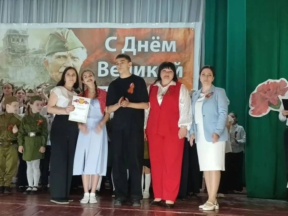 Антон Кравец: Сегодня в с.Михайловка состоялся торжественный концерт для учащихся, посвящённый Дню Великой Победы — «Песни Победы» Антон Кравец: Сегодня в с.Михайловка состоялся торжественный концерт для учащихся, посвящённый Дню Великой Победы — «Песни Победы»