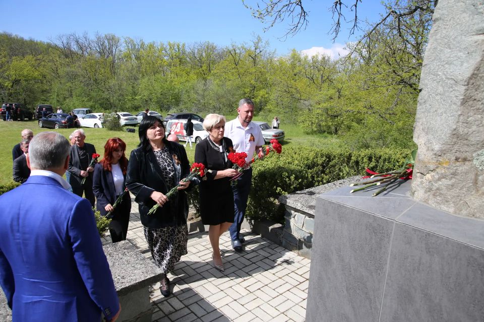 В Бахчисарае и поселке Научный почтили память павших защитников Родины в годы Великой Отечественной войны В Бахчисарае и поселке Научный почтили память павших защитников Родины в годы Великой Отечественной войны