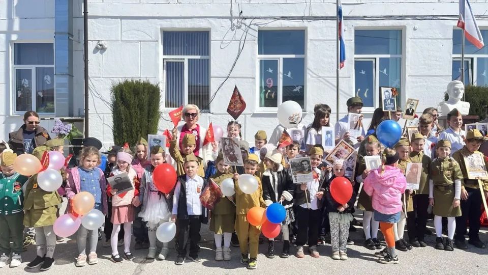 Сердца юных ялтинцев бьются в ритме Победы Сердца юных ялтинцев бьются в ритме Победы