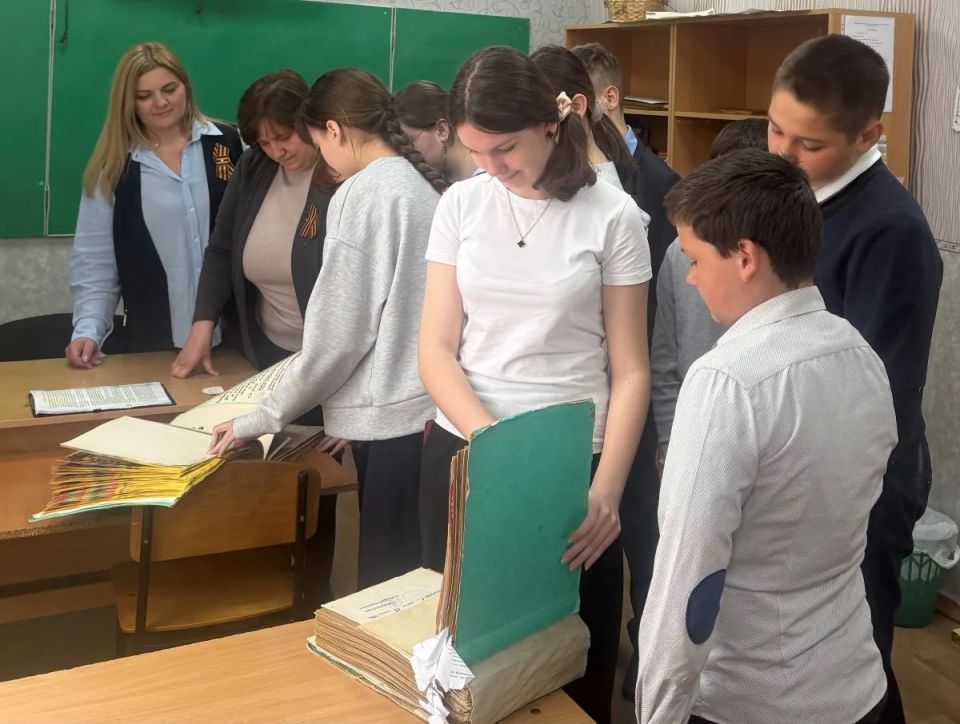 Архивисты Судака чтут память участников ВОВ Архивисты Судака чтут память участников ВОВ