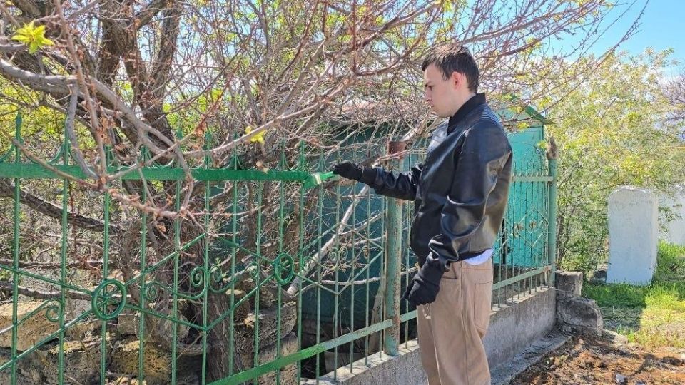 Накануне Дня Победы ребята из Движения Первых под руководством Татьяны Мороз совместно с местной Федерацией бокса навестили ветерана Великой Отечественной войны Кудуса Юнусова Накануне Дня Победы ребята из Движения Первых под руководством Татьяны Мороз совместно с местной Федерацией бокса навестили ветерана Великой Отечественной войны Кудуса Юнусова