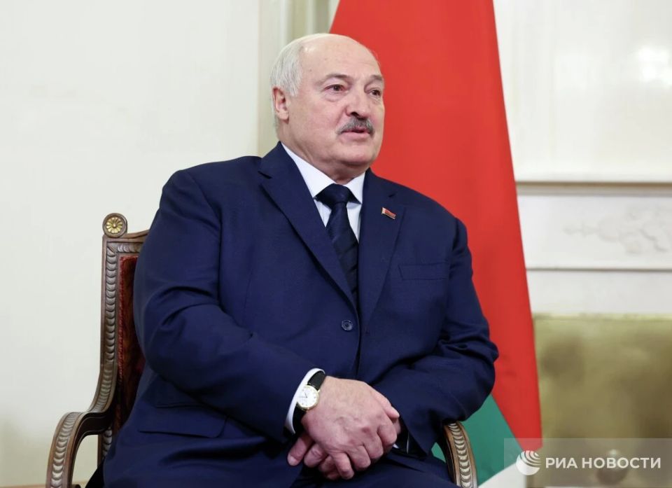 Лукашенко посетит парад Победы в Москве