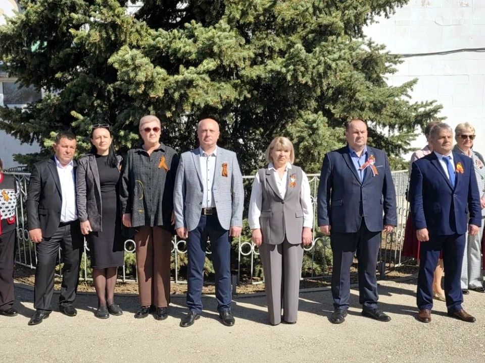 В честь 81 й годовщины Победы в Великой Отечественной войне в нашем посёлке прошли памятные мероприятия, наполненные глубоким смыслом и патриотическим духом В честь 81 й годовщины Победы в Великой Отечественной войне в нашем посёлке прошли памятные мероприятия, наполненные глубоким смыслом и патриотическим духом