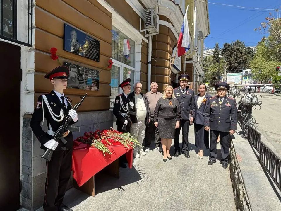 Память, которая живет: в Ялте торжественно открыли памятную доску герою Великой Отечественной войны Память, которая живет: в Ялте торжественно открыли памятную доску герою Великой Отечественной войны