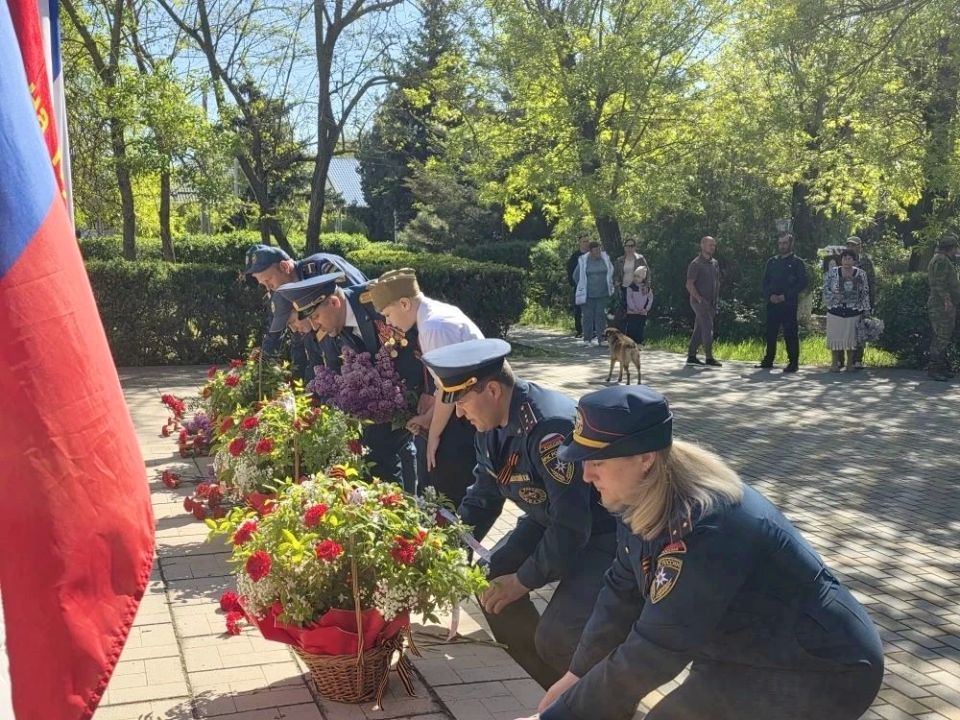 В честь 81 й годовщины Победы в Великой Отечественной войне в нашем посёлке прошли памятные мероприятия, наполненные глубоким смыслом и патриотическим духом В честь 81 й годовщины Победы в Великой Отечественной войне в нашем посёлке прошли памятные мероприятия, наполненные глубоким смыслом и патриотическим духом