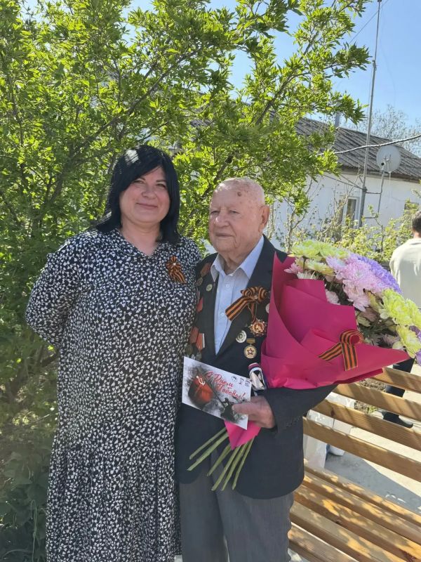 С Днём Победы принимал поздравления житель села Почтовое, участник Великой Отечественной войны Николай Тимофеевич Шевякин С Днём Победы принимал поздравления житель села Почтовое, участник Великой Отечественной войны Николай Тимофеевич Шевякин