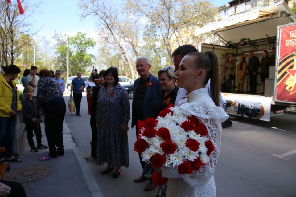 В День Победы – в гости к ветеранам В День Победы – в гости к ветеранам