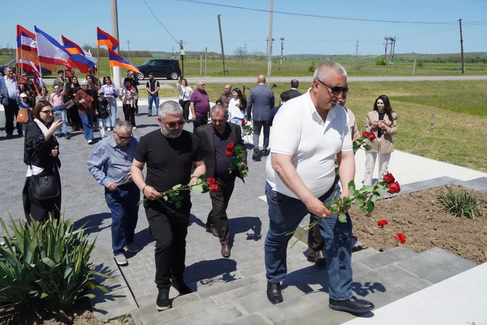 В День Великой Победы Керчь принимает гостей из Краснодарского края – представителей регионального отделения «Союз армян России» В День Великой Победы Керчь принимает гостей из Краснодарского края – представителей регионального отделения «Союз армян России»