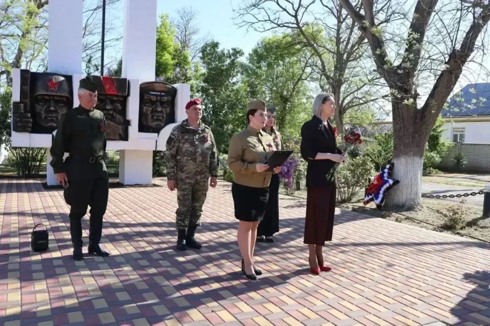 В Джанкойском районе возложили цветы к памятникам и воинским захоронениям В Джанкойском районе возложили цветы к памятникам и воинским захоронениям