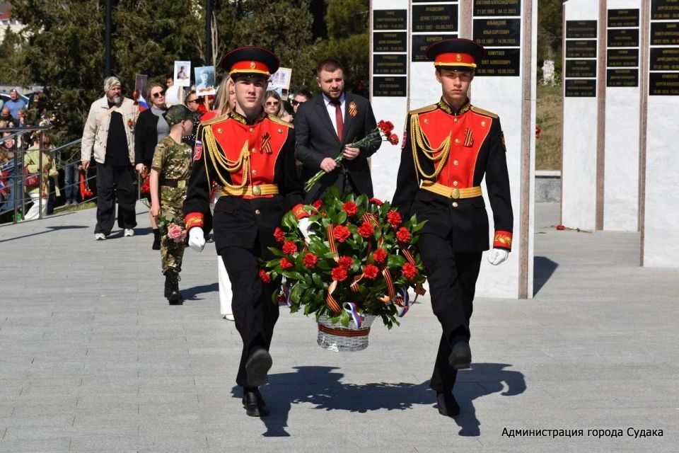 Кирилл Чебышев: Судак вместе со всей страной отметил 81-ю годовщину Великой Победы — священный праздник мужества, памяти и безграничной благодарности поколению Победителей Кирилл Чебышев: Судак вместе со всей страной отметил 81-ю годовщину Великой Победы — священный праздник мужества, памяти и безграничной благодарности поколению Победителей