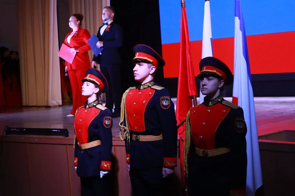 В честь 81-й годовщины Великой Победы возложил цветы к братской могиле советских воинов и партизан в Белогорском районе В честь 81-й годовщины Великой Победы возложил цветы к братской могиле советских воинов и партизан в Белогорском районе