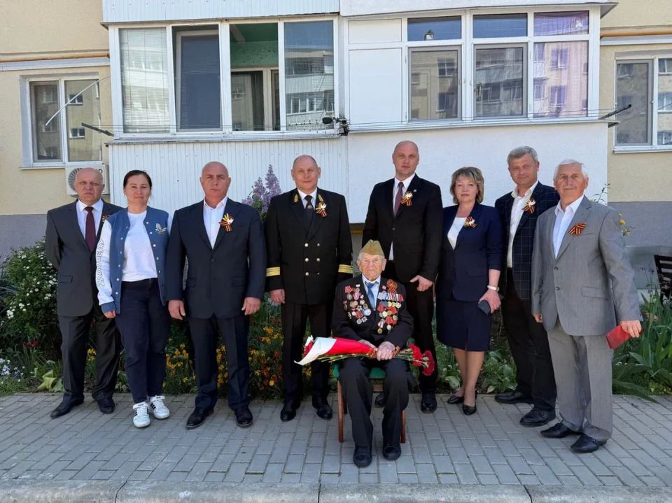 В Керчи стартовала фронтовая акция «У дома ветерана» В Керчи стартовала фронтовая акция «У дома ветерана»