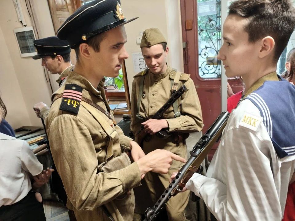 Погружение в историю: как Ялта отмечает 81-ю годовщину Победы Погружение в историю: как Ялта отмечает 81-ю годовщину Победы