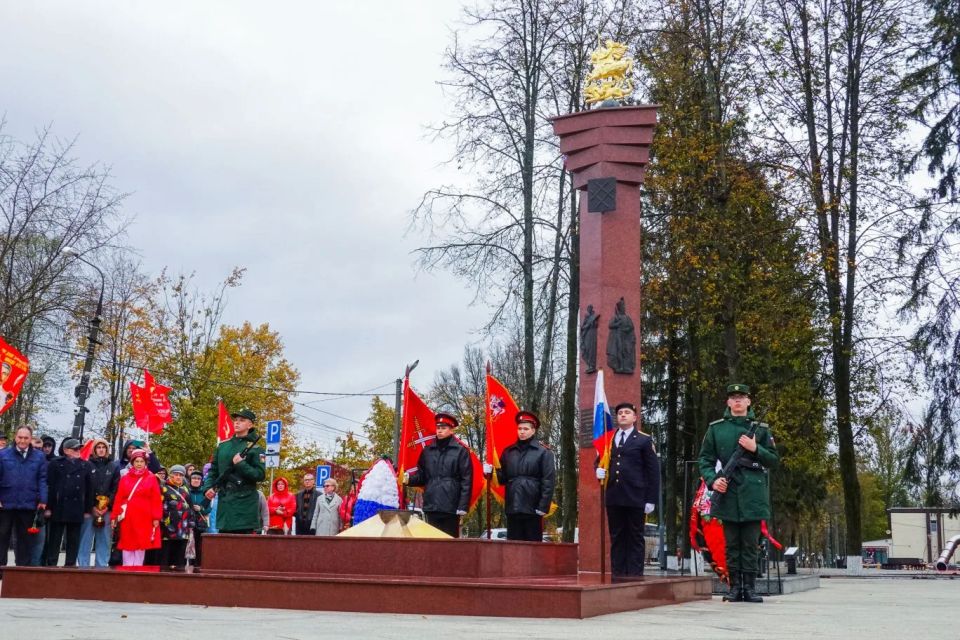 Более 1,4 тыс. памятников и мемориальных комплексов обновили в России с 2019 года Более 1,4 тыс. памятников и мемориальных комплексов обновили в России с 2019 года