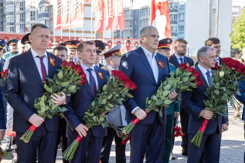Поздравление главы администрации города Симферополя Михаила Афанасьева с Днем Победы! Поздравление главы администрации города Симферополя Михаила Афанасьева с Днем Победы!
