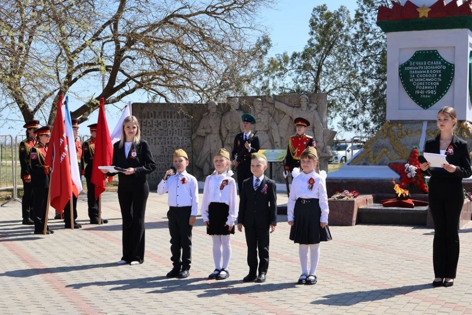 В Раздольном у Обелиска Славы прошло памятное мероприятие к 81-й годовщине Победы В Раздольном у Обелиска Славы прошло памятное мероприятие к 81-й годовщине Победы