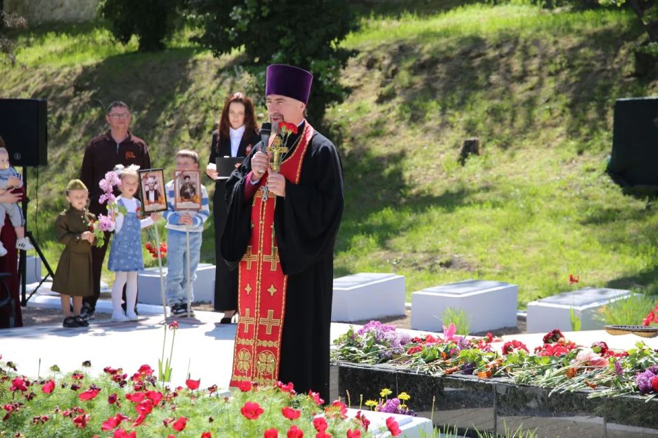 В Бахчисарае почтили память героев Великой Отечественной войны, воздав должное мужеству, стойкости и самоотверженности советских солдат В Бахчисарае почтили память героев Великой Отечественной войны, воздав должное мужеству, стойкости и самоотверженности советских солдат