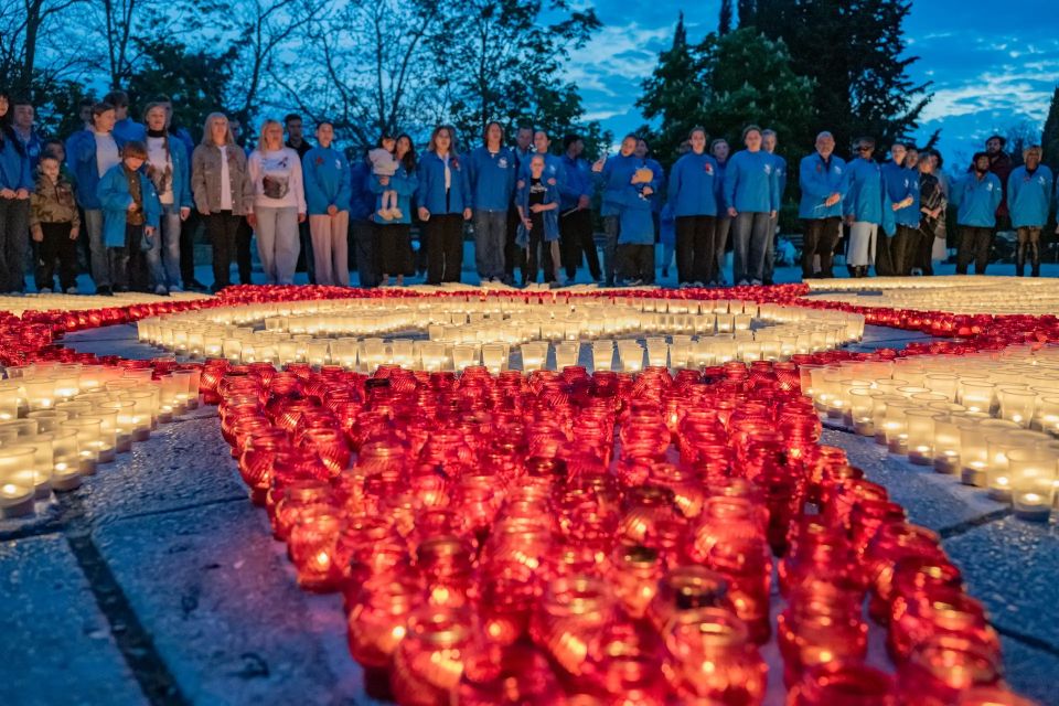 Михаил Развожаев: Сегодня вечером площадь СевГУ озарилась тысячами живых огней Михаил Развожаев: Сегодня вечером площадь СевГУ озарилась тысячами живых огней