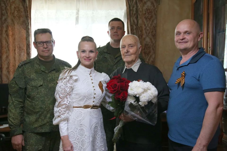 В День Победы – в гости к ветеранам В День Победы – в гости к ветеранам