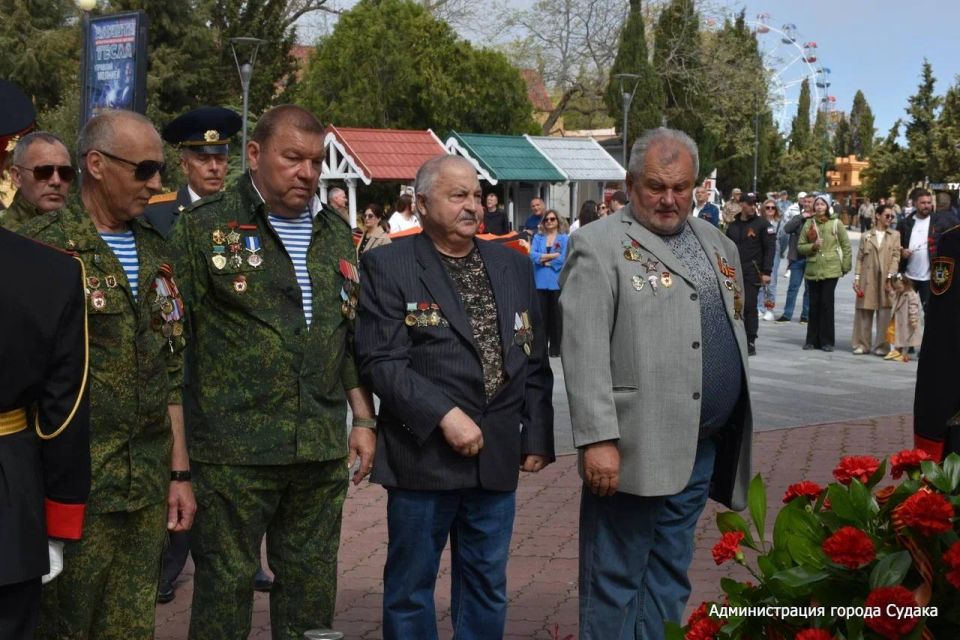 Кирилл Чебышев: Судак вместе со всей страной отметил 81-ю годовщину Великой Победы — священный праздник мужества, памяти и безграничной благодарности поколению Победителей Кирилл Чебышев: Судак вместе со всей страной отметил 81-ю годовщину Великой Победы — священный праздник мужества, памяти и безграничной благодарности поколению Победителей
