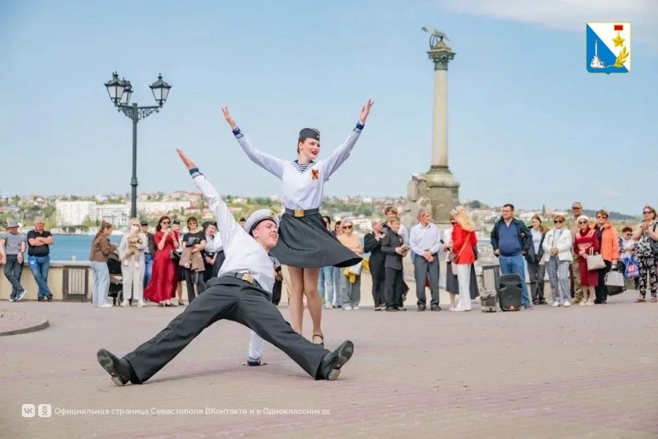 Делимся фотографиями. Сегодня наш фотограф Юлия Блоцкая работала в центре города