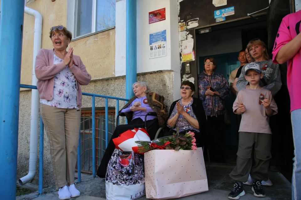 В День Победы – в гости к ветеранам В День Победы – в гости к ветеранам