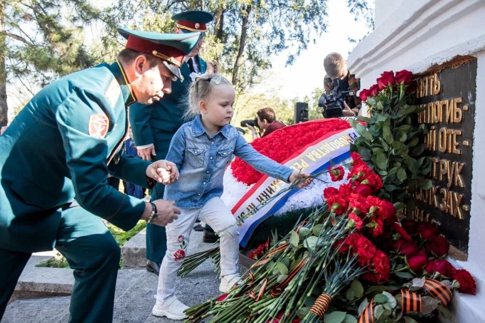 Поздравление главы администрации города Симферополя Михаила Афанасьева с Днем Победы! Поздравление главы администрации города Симферополя Михаила Афанасьева с Днем Победы!