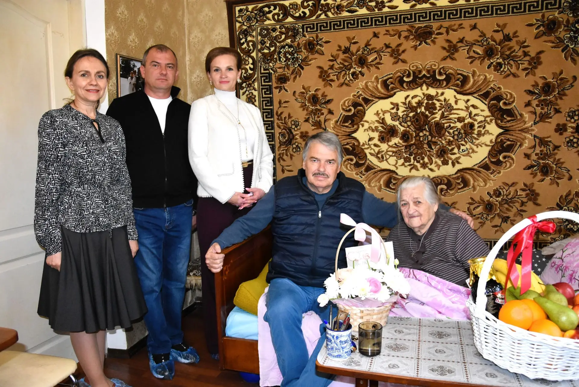 Ветеран труда из Бахчисарая встретила 92-й день рождения Ветеран труда из Бахчисарая встретила 92-й день рождения