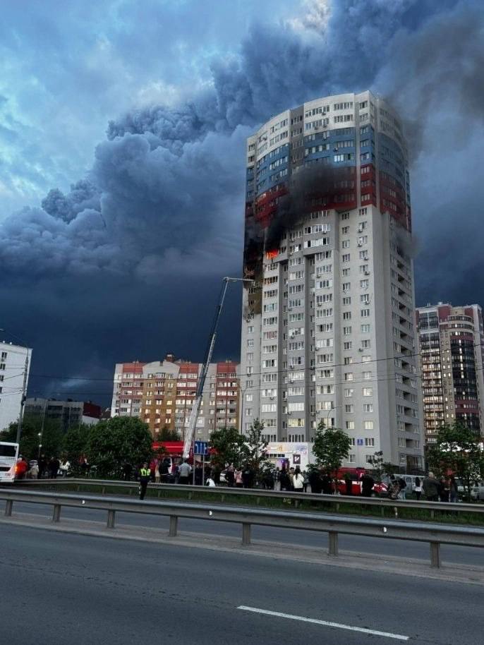 Юрий Котенок: Минувшей ночью дежурные средства ПВО отражали один из самых массированных за последние недели налетов на российские регионы Юрий Котенок: Минувшей ночью дежурные средства ПВО отражали один из самых массированных за последние недели налетов на российские регионы