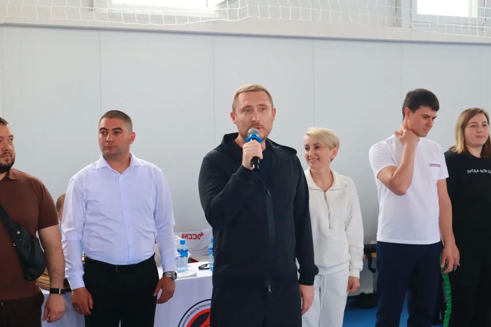 Сегодня в новом ФОКе «Зуя» прошёл турнир по киокусинкай каратэ, который стал настоящим спортивным событием для нашего района и собрал 350 спортсменов в возрасте от 4 до 17 лет из Керчи, Евпатории, Севастополя, Ялты... Сегодня в новом ФОКе «Зуя» прошёл турнир по киокусинкай каратэ, который стал настоящим спортивным событием для нашего района и собрал 350 спортсменов в возрасте от 4 до 17 лет из Керчи, Евпатории, Севастополя, Ялты...