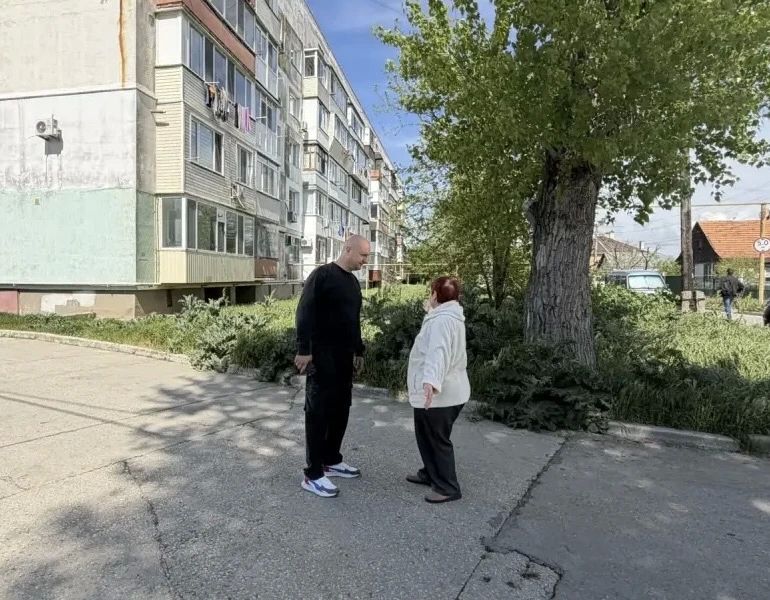 Иван Кошель: После прямого эфира в социальной сети ВКонтакте выехал на ул.Нестерова, где заявительница задавала вопрос о санитарном содержании заброшенного здания