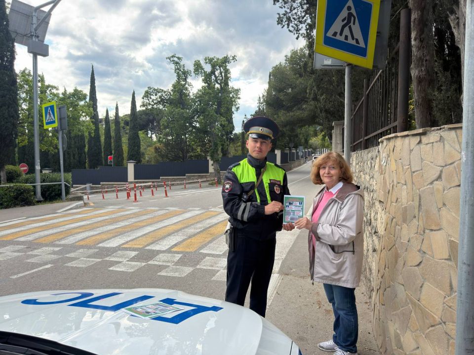 В Ялте напомнили о правилах безопасности для пешеходов! В Ялте напомнили о правилах безопасности для пешеходов!