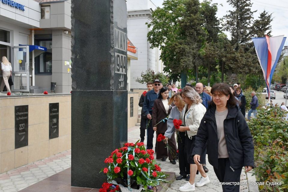 В Судаке почтили память жертв депортации народов Крыма В Судаке почтили память жертв депортации народов Крыма